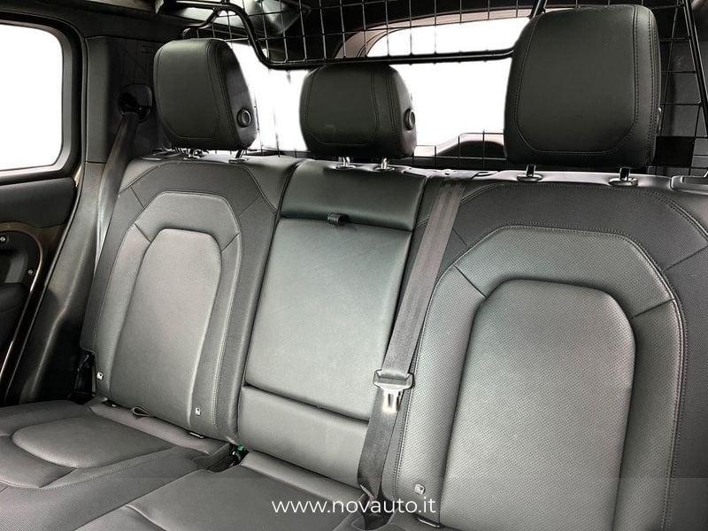 Land Rover Defender 3.0 D6 250 110 X-Dynamic S AWD auto.