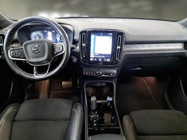 VOLVO XC40 T5 Recharge Plug-in Hybrid R-design