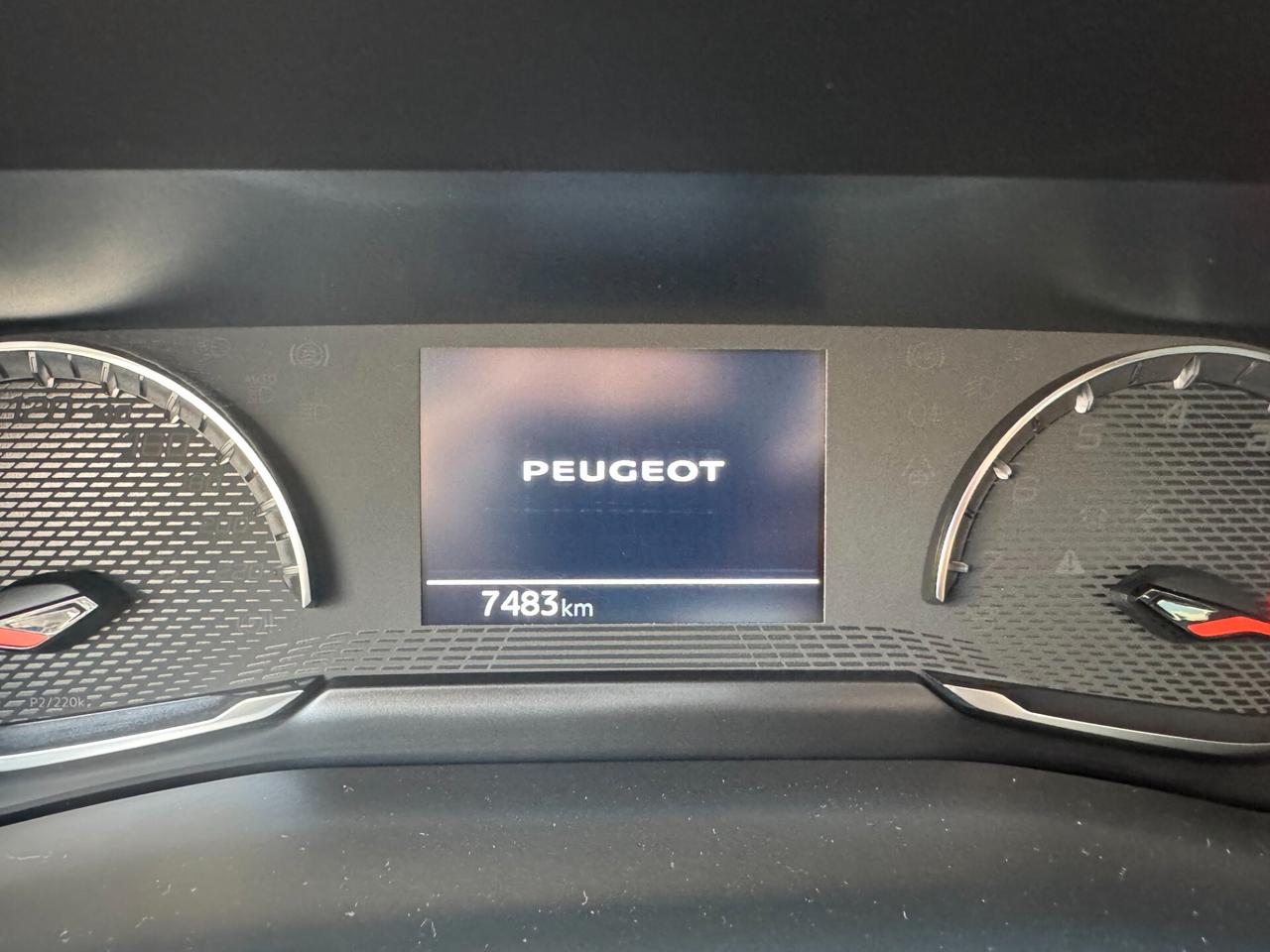 Peugeot 2008 PureTech 100 S&S Allure Pack