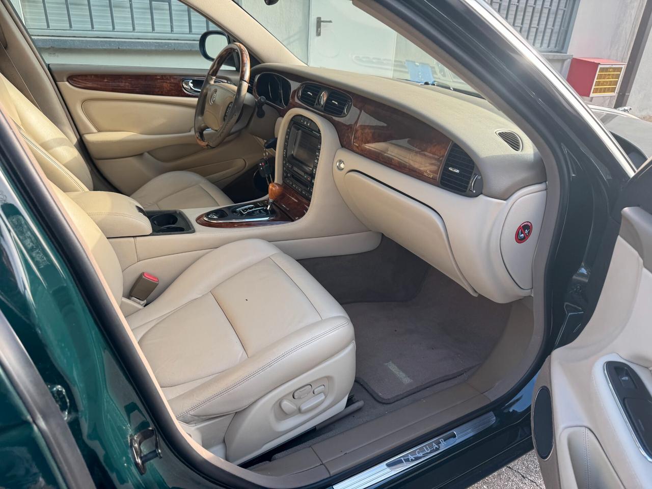 Jaguar XJ 4.2 V8 cat Executive