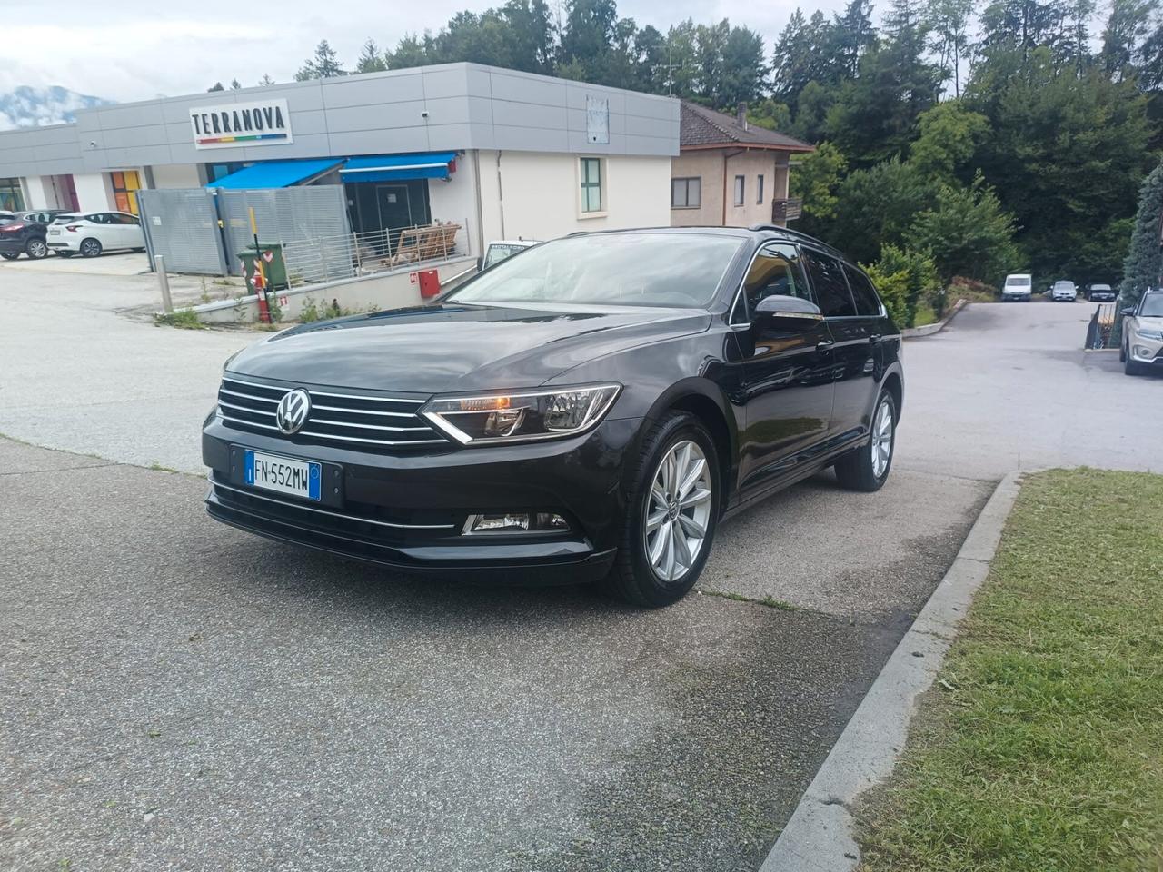 Volkswagen Passat Variant 1.6 TDI SCR DSG Business BMT