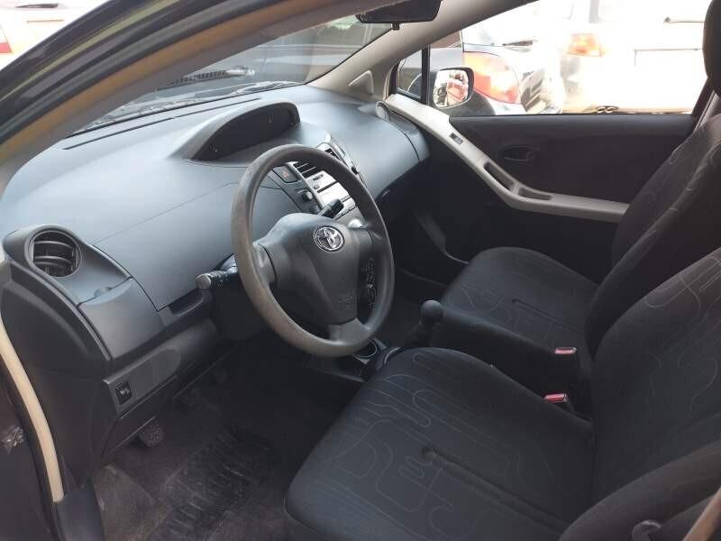 Toyota Yaris 1.0 5 porte Sol