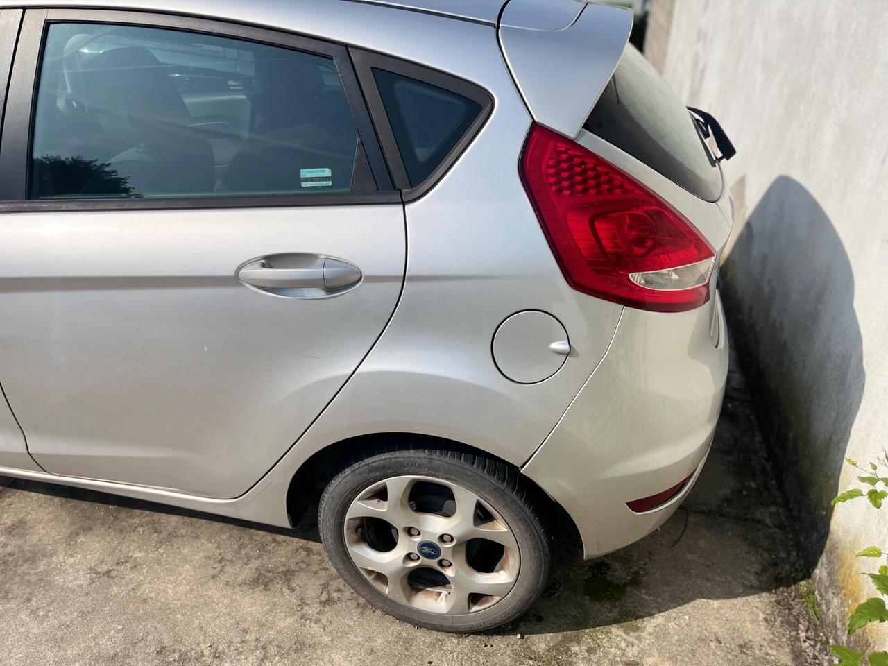 Ford Fiesta 1.4 TDCi 70CV 5 porte Titanium