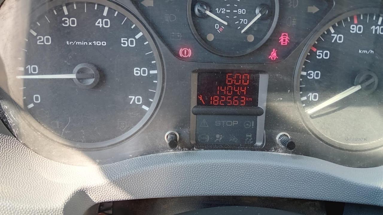 Peugeot expert cargo 3 post-2.0 hdi -12/2010
