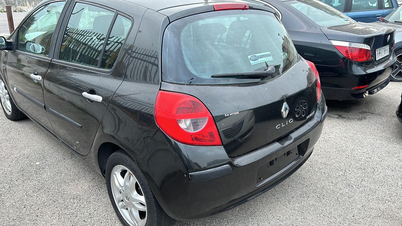 Renault Clio 1.5 dCi 85CV 5 porte Dynamique AUTOMATICA
