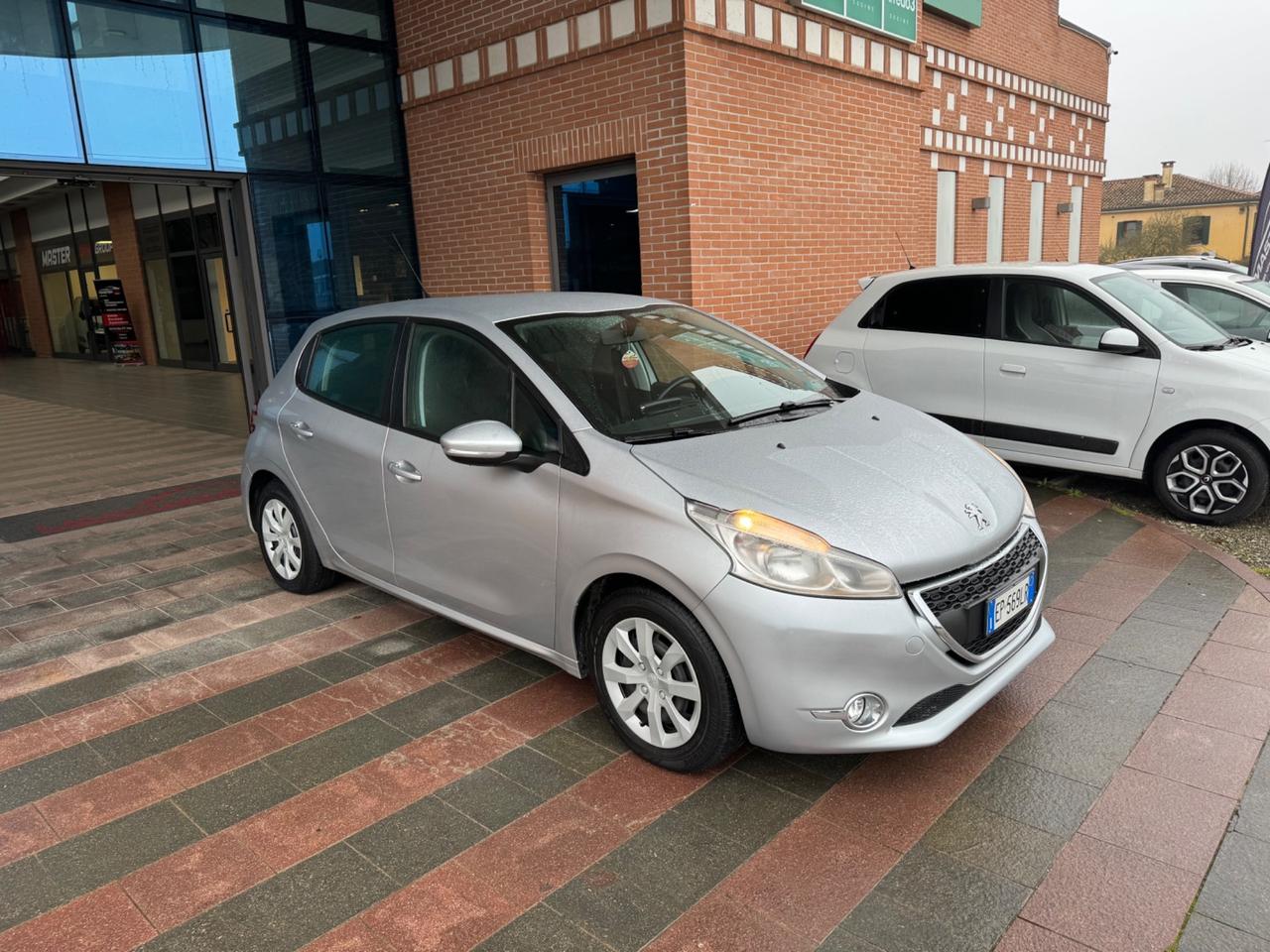 Peugeot 208 1.2 VTi 82 CV 5 porte Allure Neopatentati