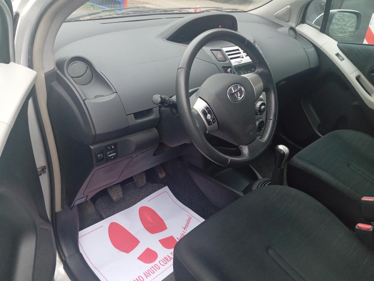 Toyota Yaris 1.0 5 porte Sol