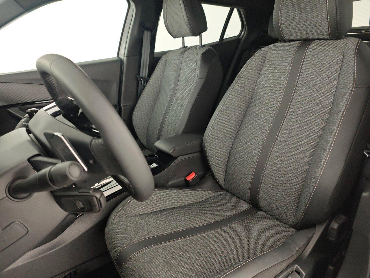 Peugeot 2008 2008 1.2 hybrid Allure 145cv e-dcs6