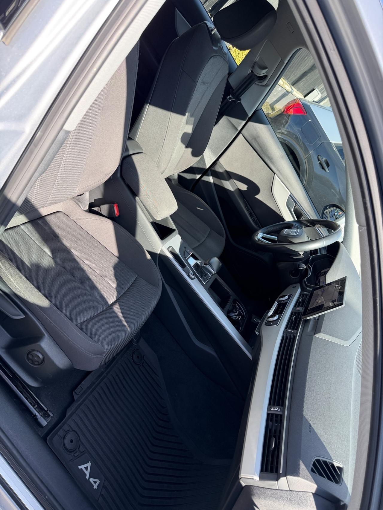 Audi A4 Avant 40 TDI S tronic line edition