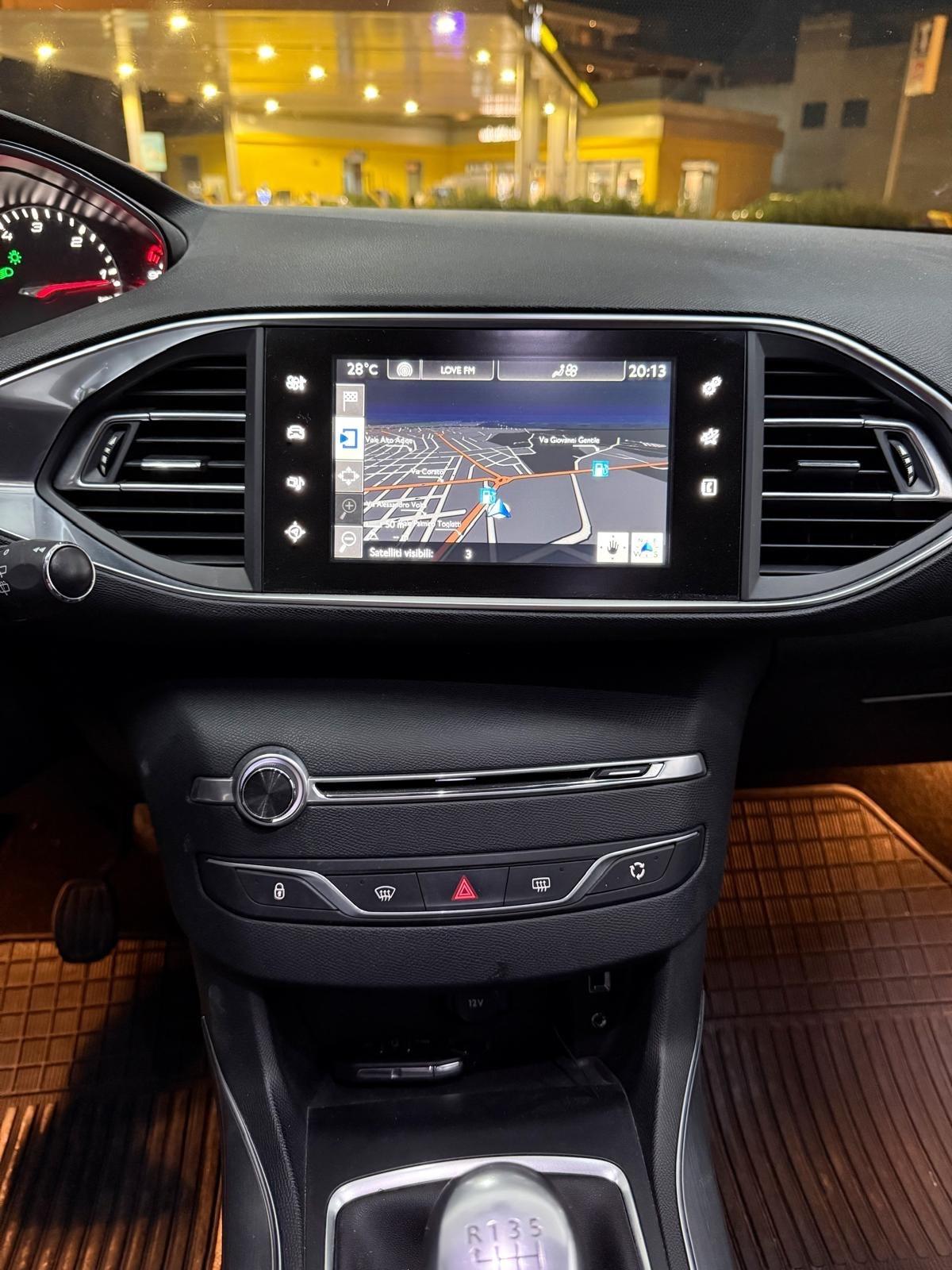 Peugeot 308 BlueHDi 120 S&S SW Allure