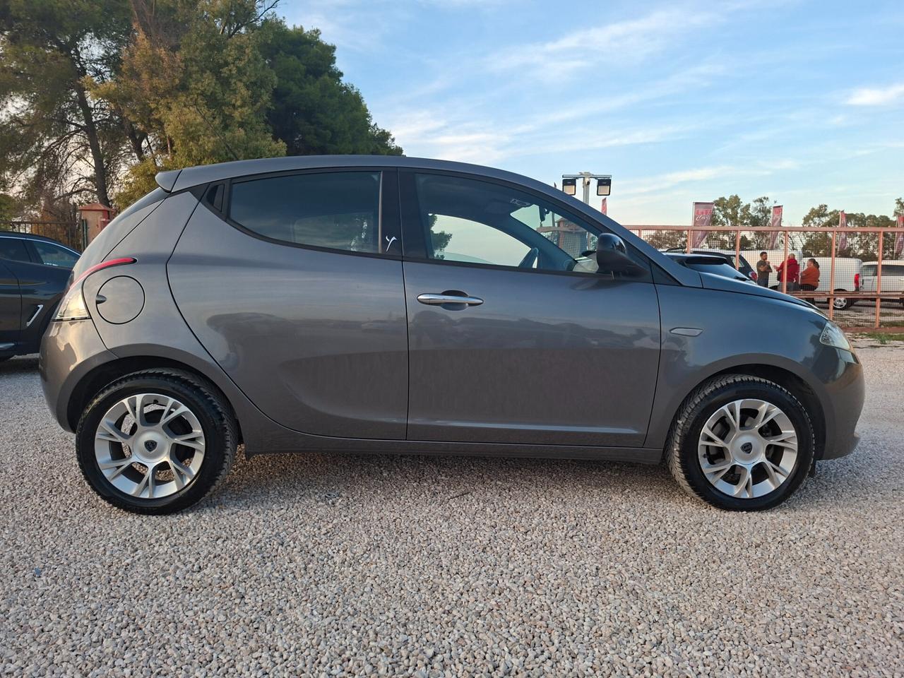Ypsilon 1.3 MJT 95 CV 5p Cerchi*Clima
