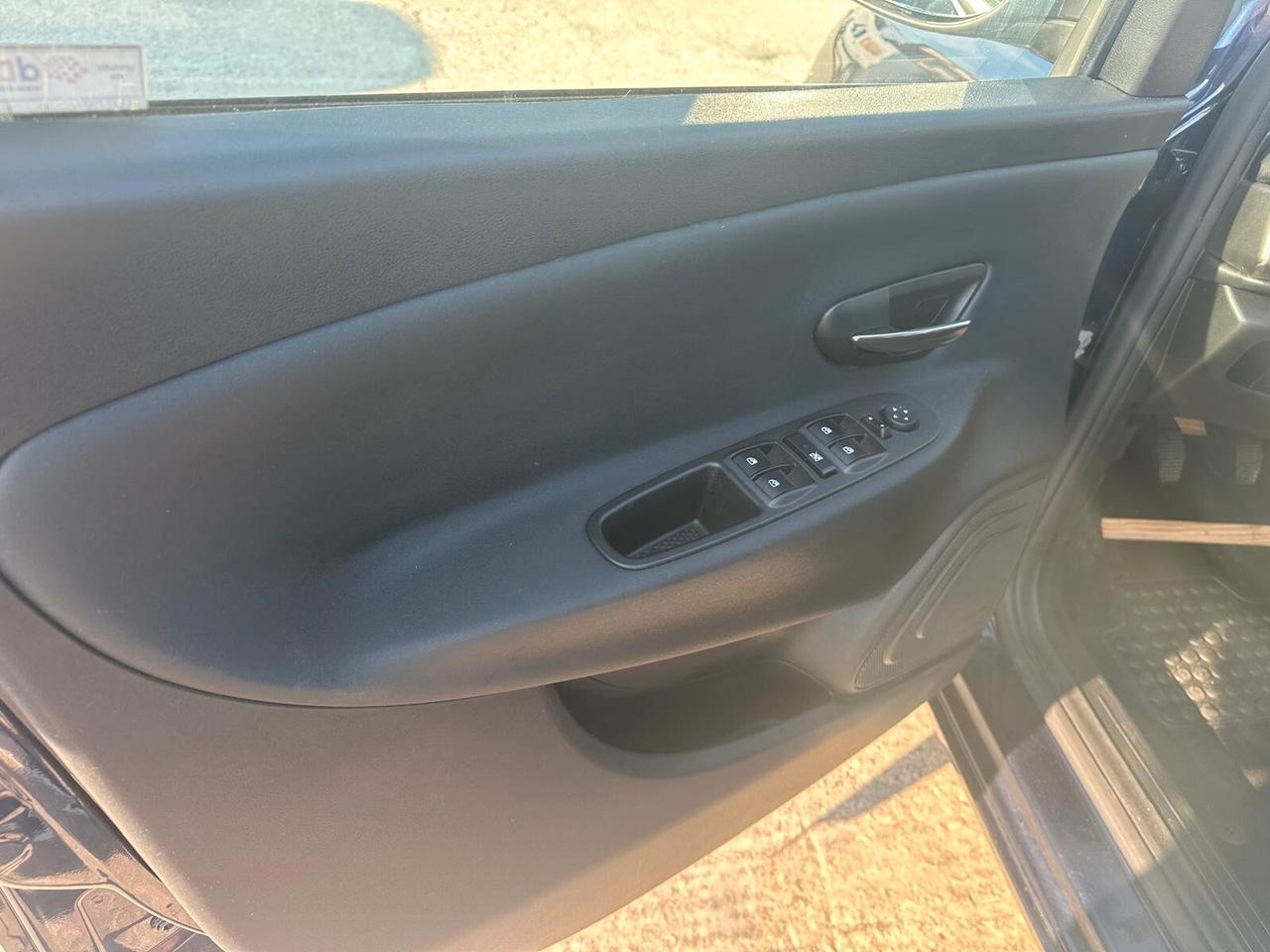 Lancia Ypsilon 1.2 69 CV 5 porte Gold