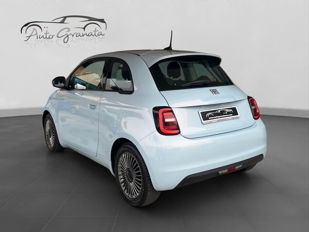 Fiat 500e 42kWh Icon autonomia 300KM