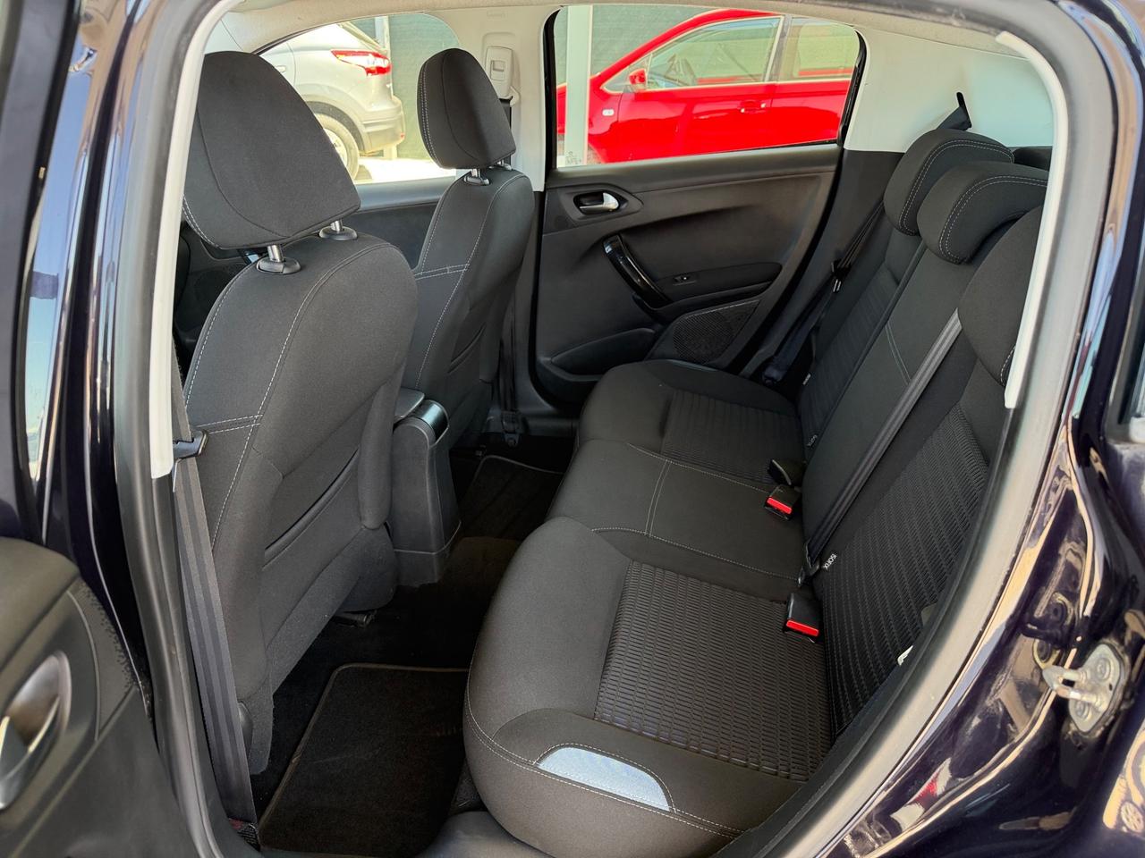 Peugeot 208 1.6 e-HDi 92 CV Stop&Start 5 porte Allure
