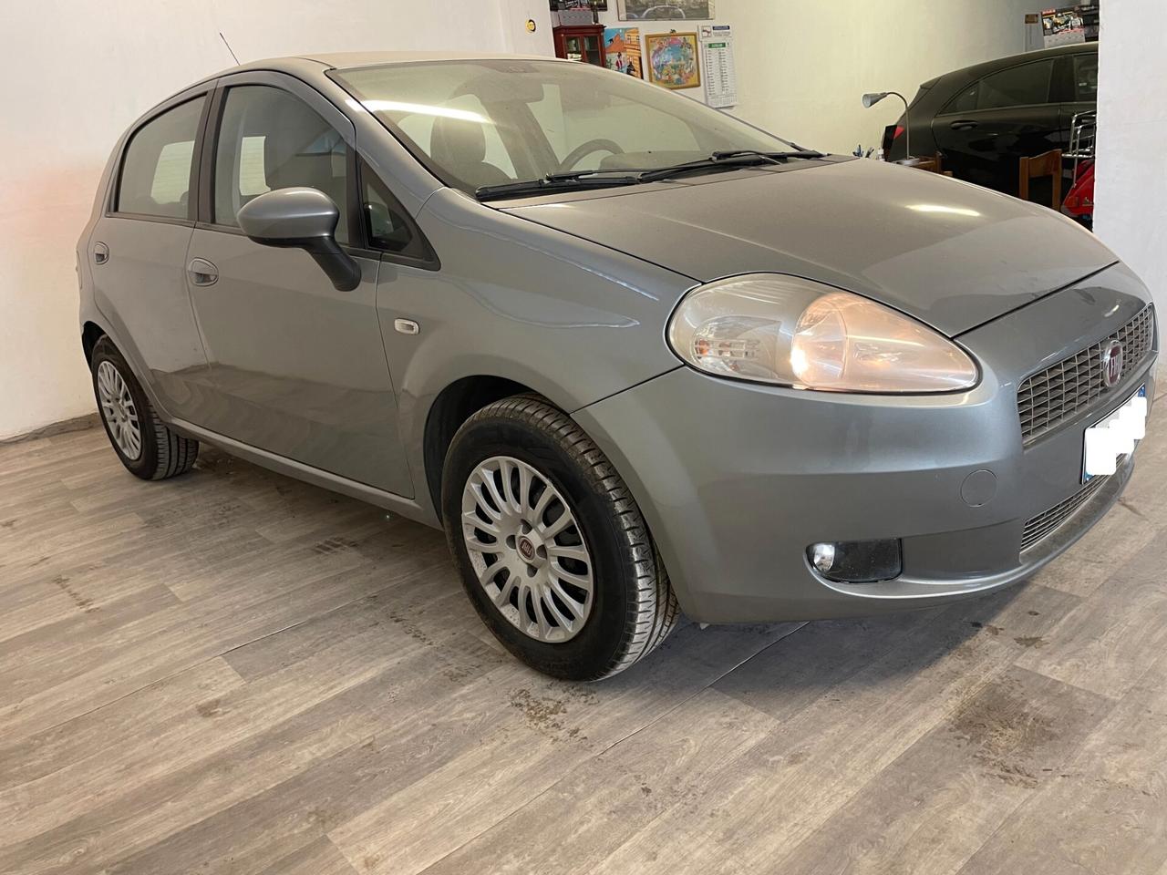 Fiat Grande Punto 1.2 5 p Dynamic Distribuzione tagliando Neopatentati