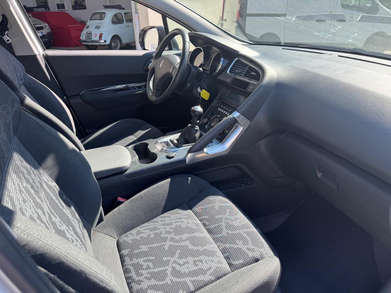 Peugeot 3008 1.6 HDi 112CV Allure