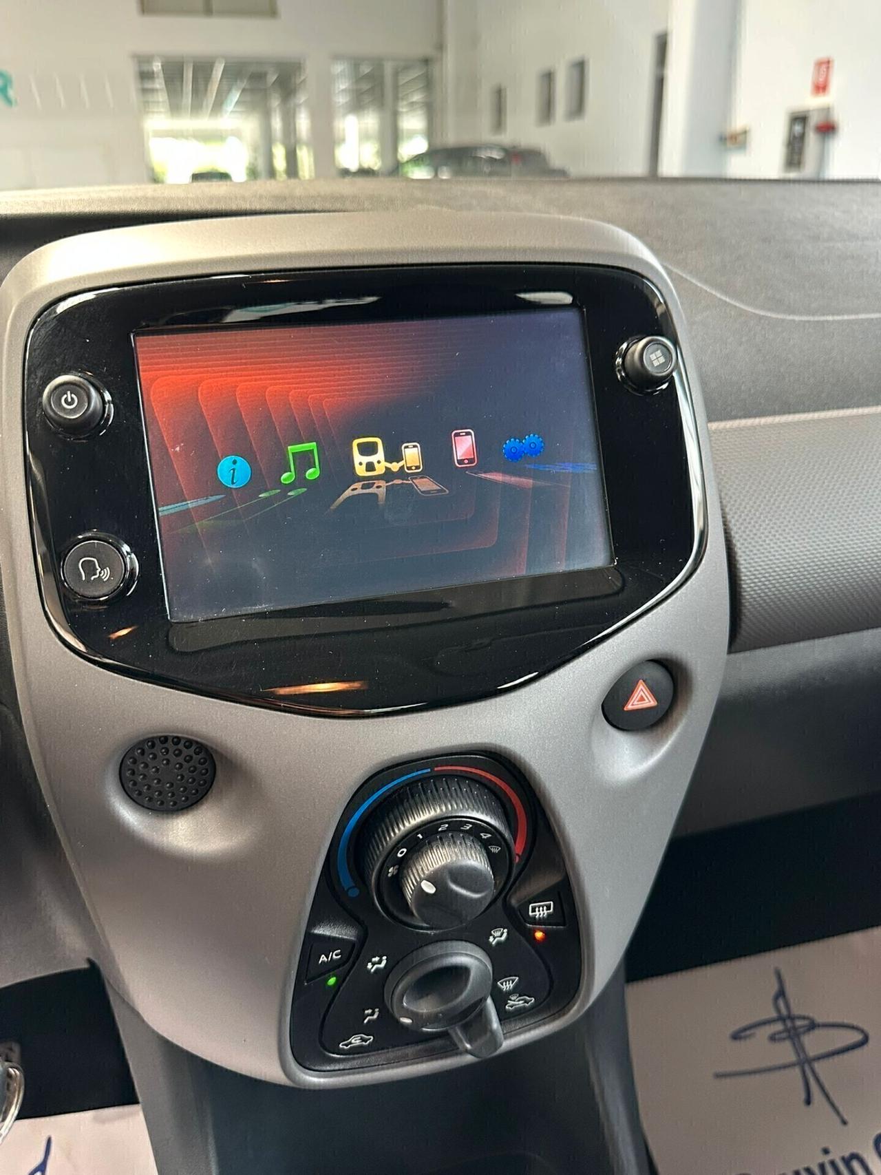 Peugeot 108 S&S 5 porte 2021 benzina