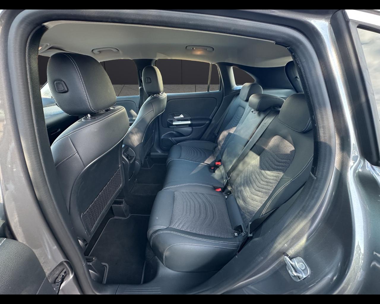 Mercedes-Benz GLA (H247) - GLA 180 Automatic Progressive Advanced
