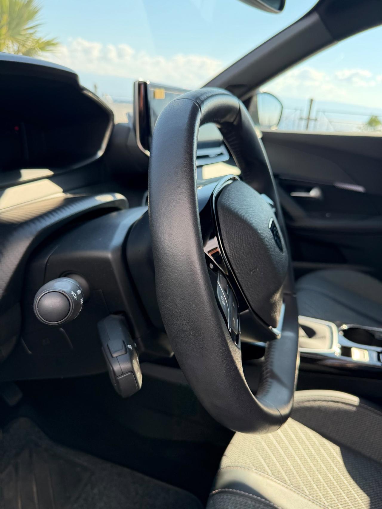 Peugeot 2008 PureTech 100 S&S Allure full optional