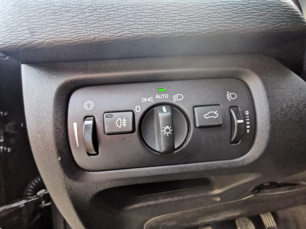 Volvo V40 Cross Country D2 Summum - 2016