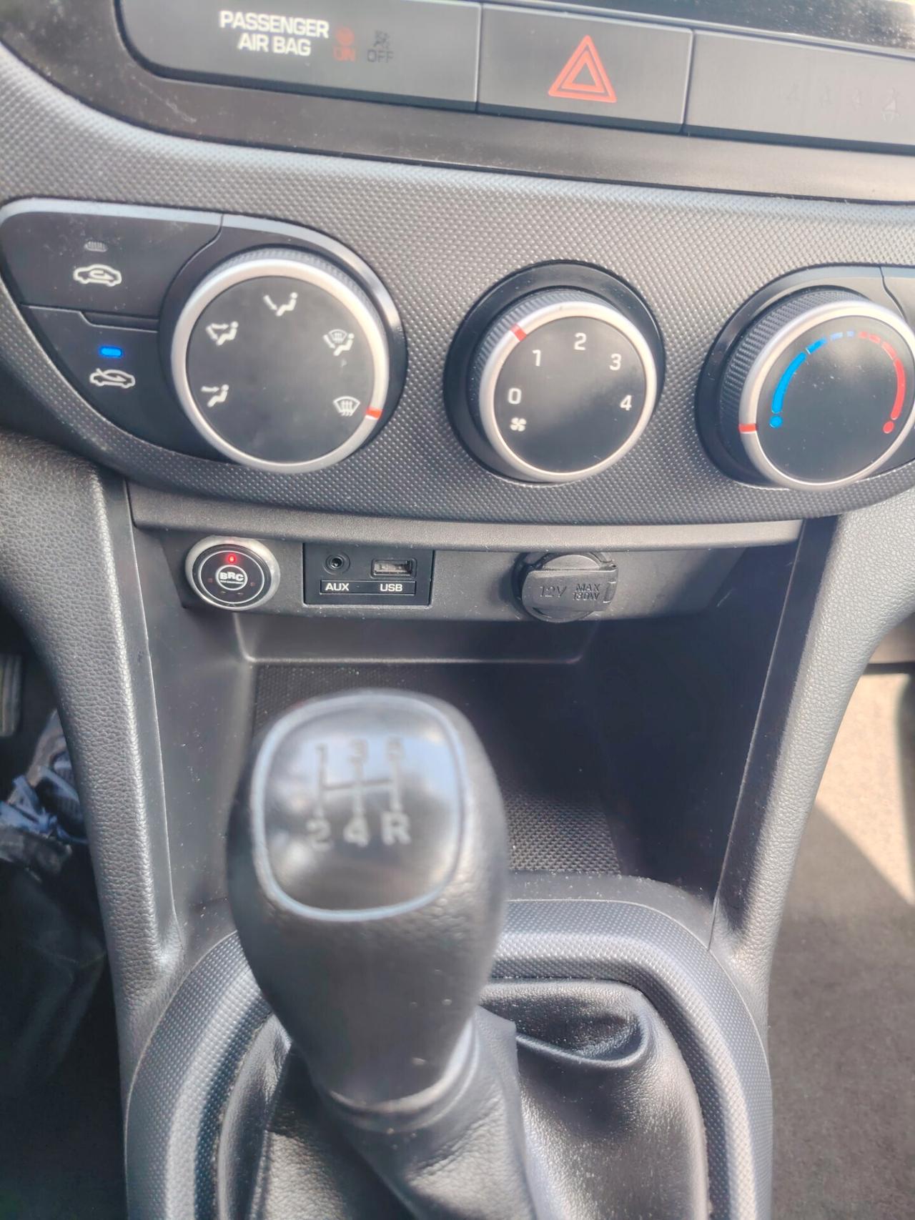 Hyundai i10 1.0 MPI Econext Advanced - NEOPATENTATI