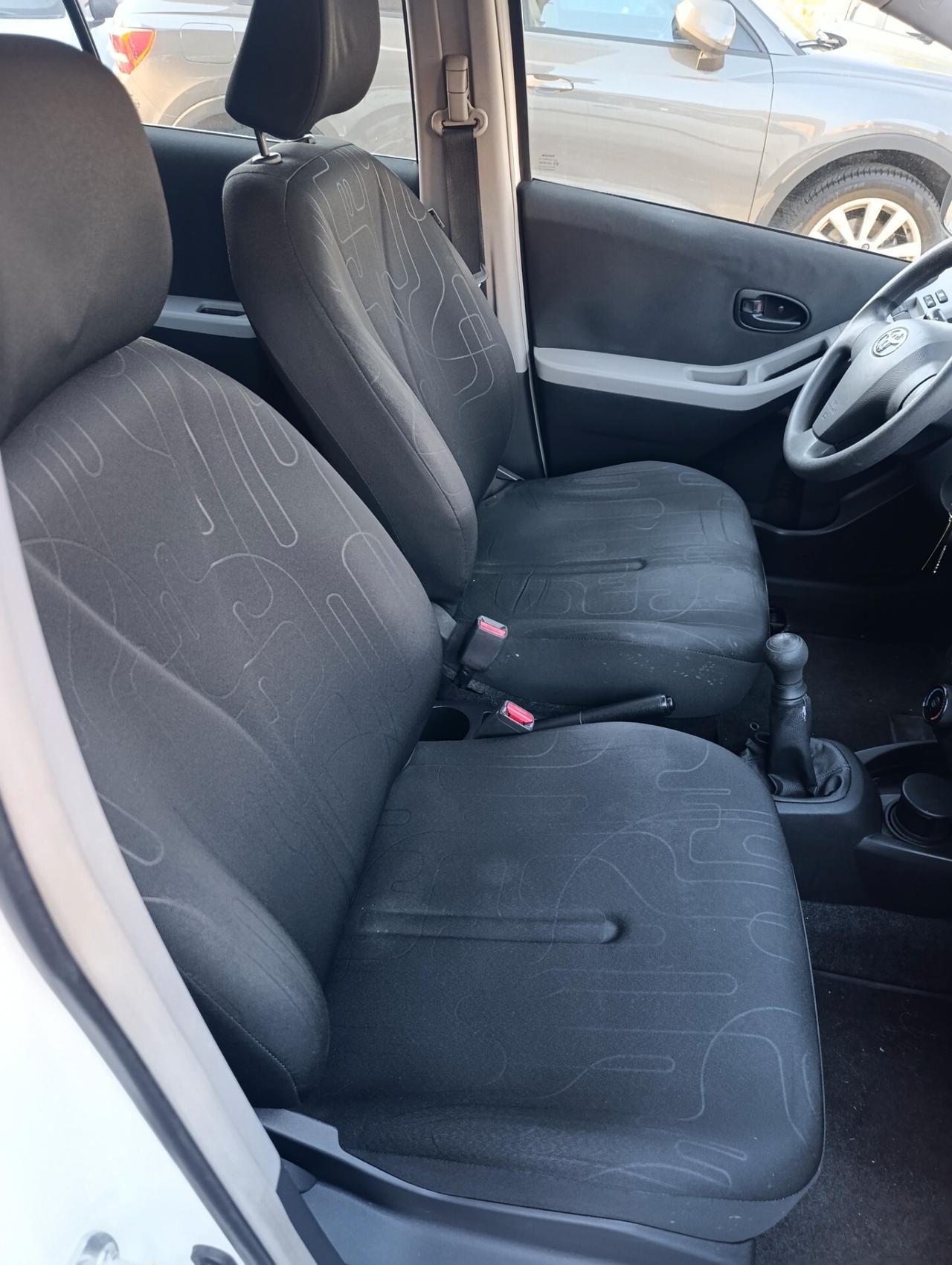 Toyota Yaris 1.0 5 porte Sol