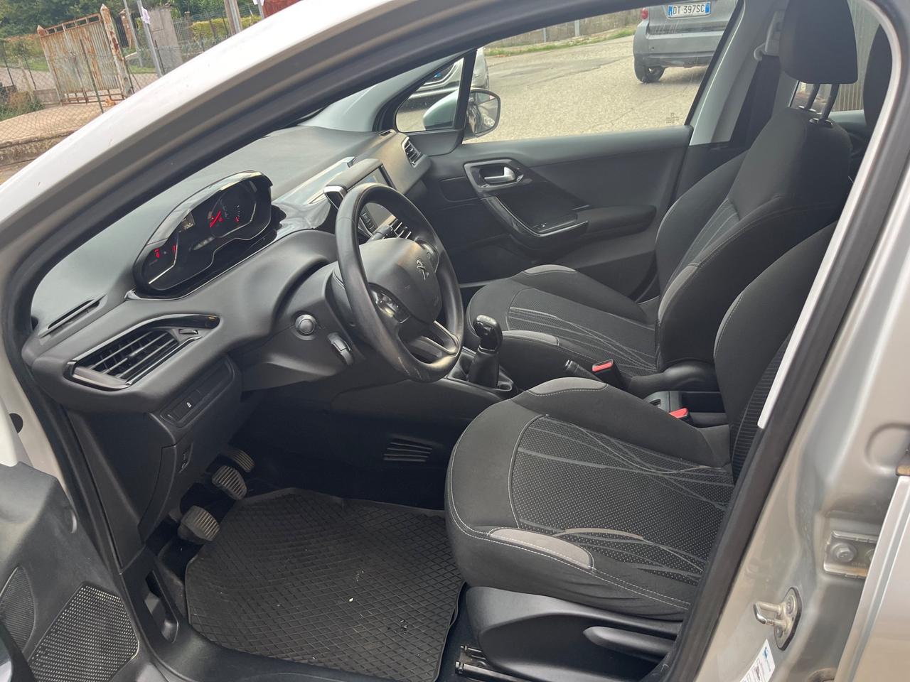 Peugeot 208 1.4 HDi 68 CV 5 porte Business