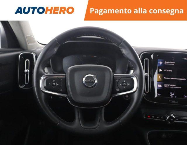 VOLVO XC40 T2 Geartronic Momentum Pro