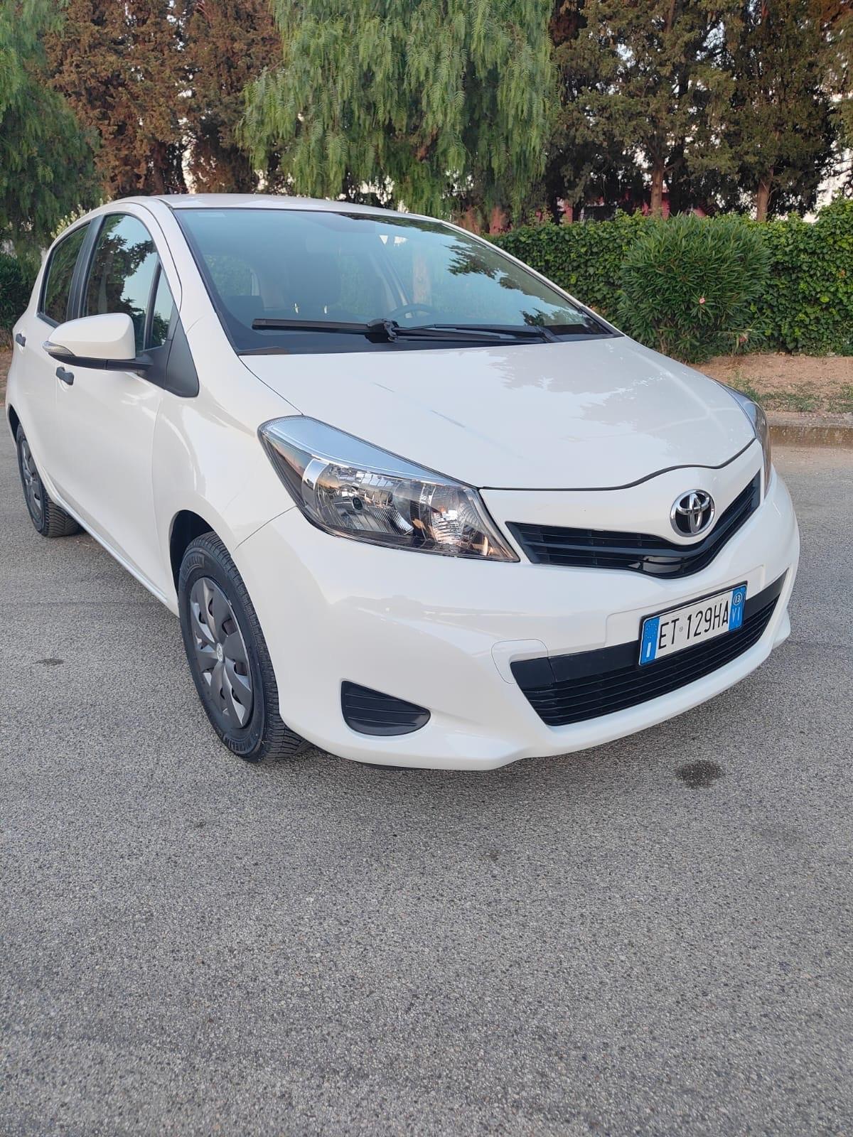 Toyota Yaris 1.0 5 porte Lounge