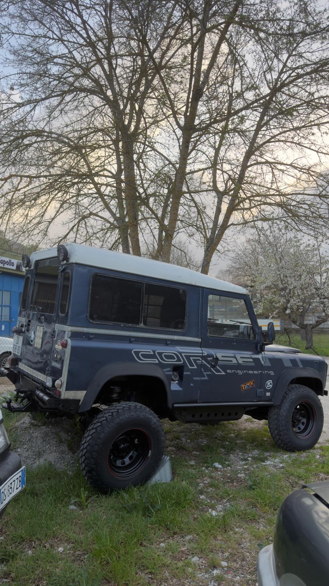 Land Rover Defender TD90 Hard-top