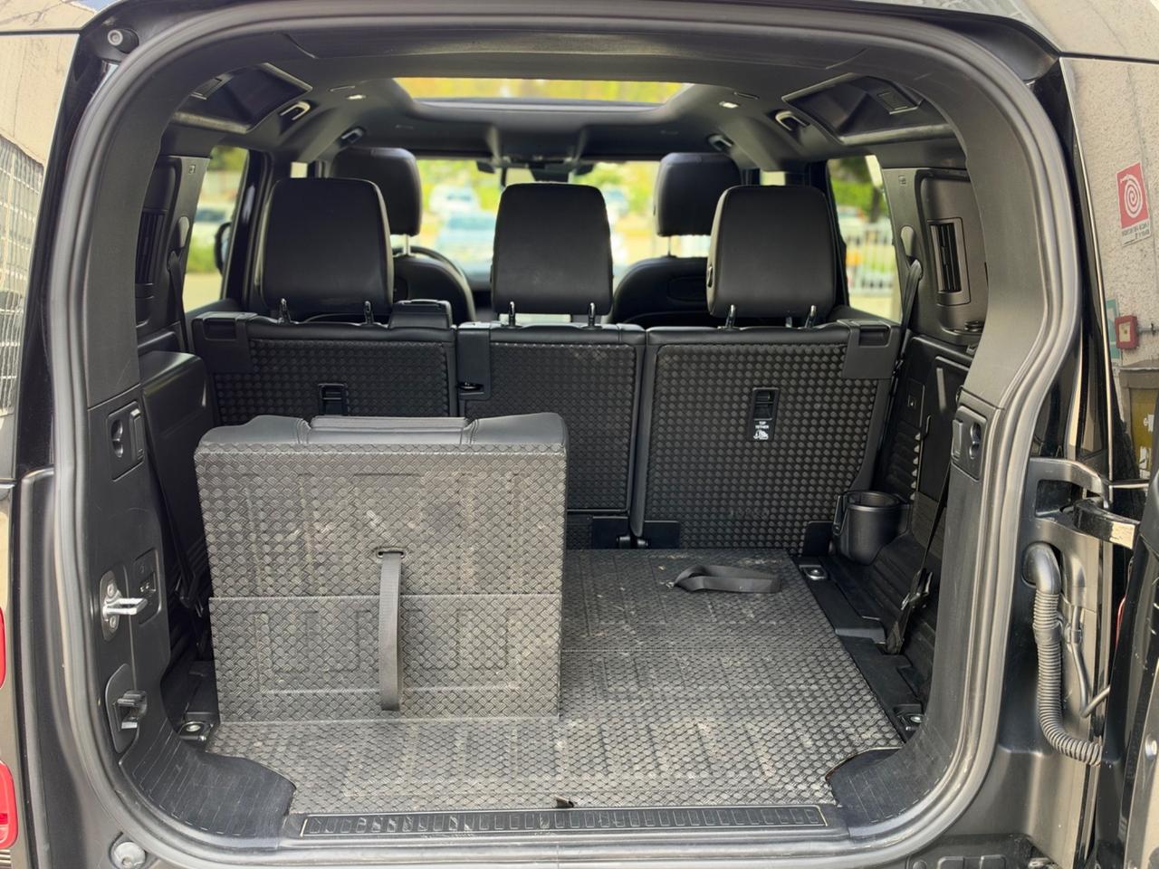 Land Rover Defender 110 3.0 l6 400 CV 7 POSTI !!!!!!