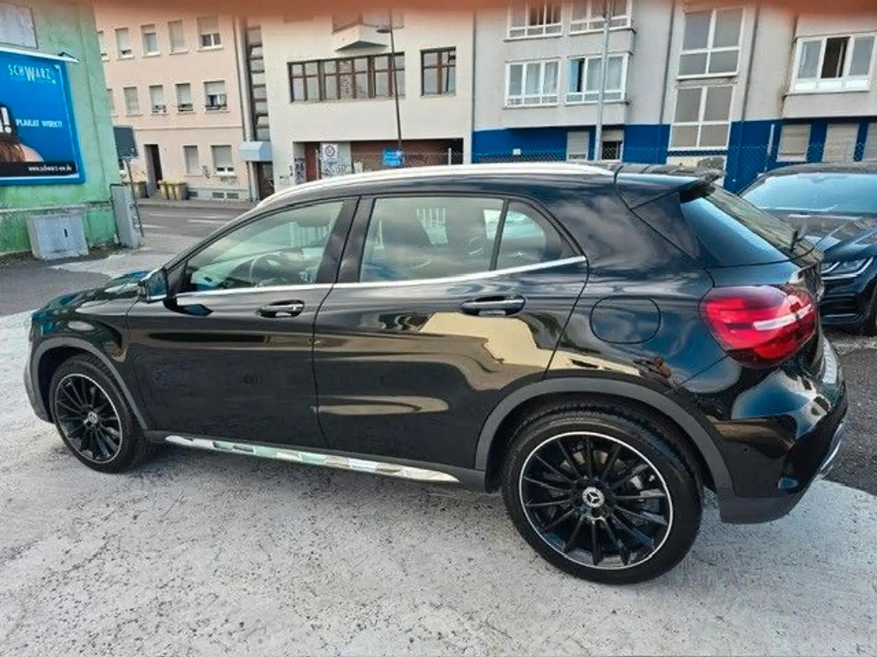 Mercedes-Benz GLA 250 AMG Line