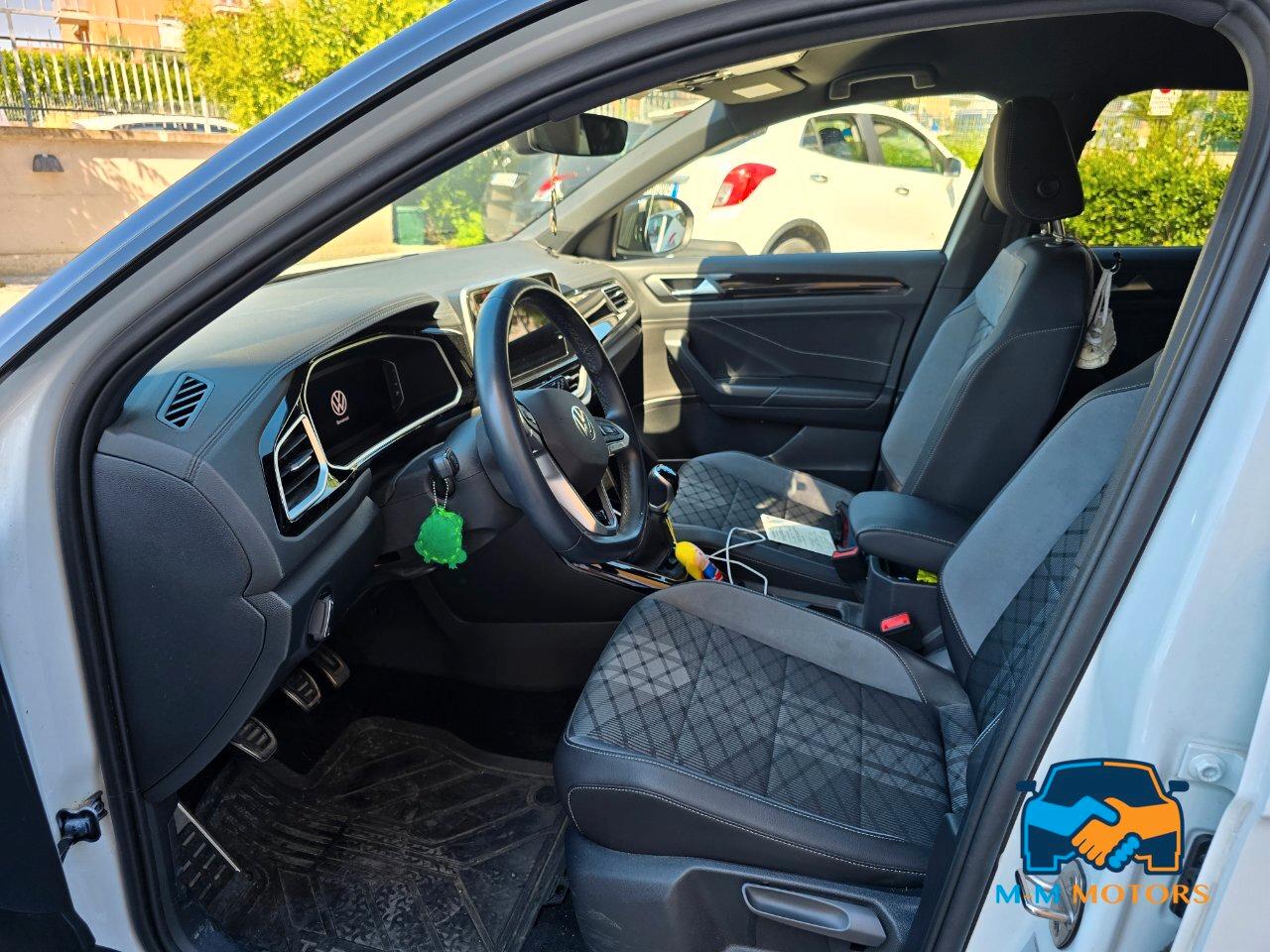 Volkswagen T-Roc 1.0 tsi R-Line 110cv