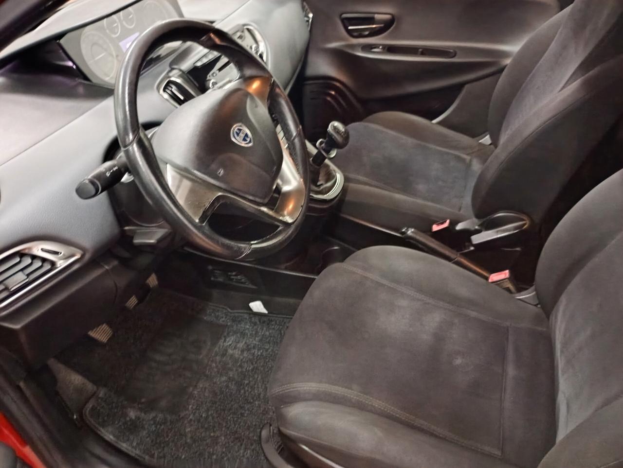 Lancia Ypsilon 0.9 TwinAir 85 CV 5 porte Metano Ecochic Gold