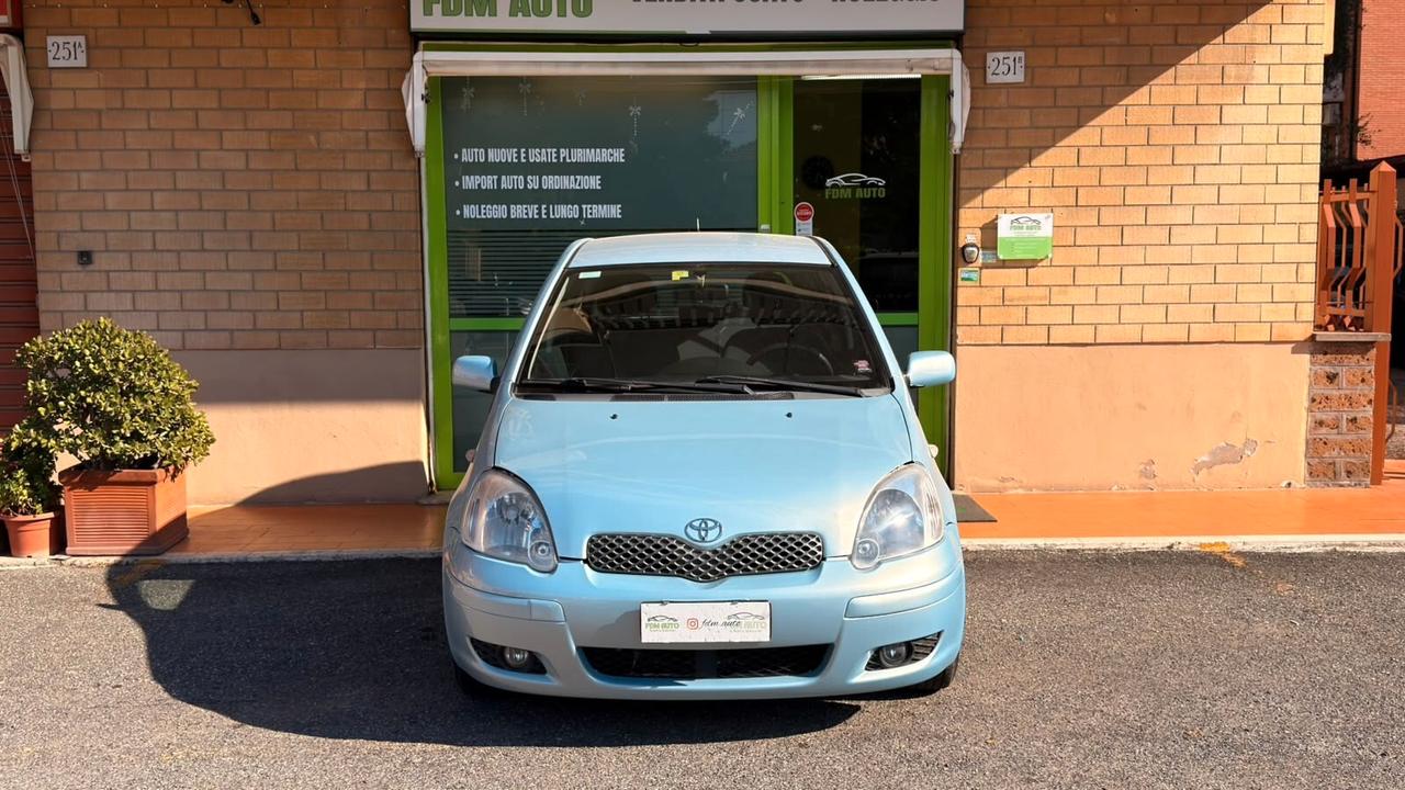 Toyota Yaris 1.0i 16V cat 5 porte Sol