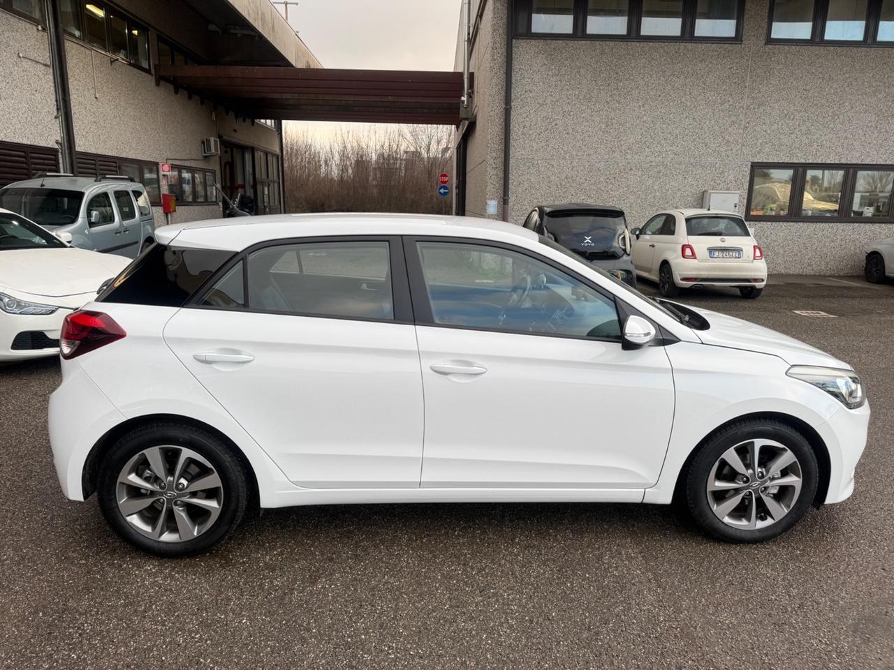 Hyundai i20 1.2 84 CV 5 porte Style Neopatentati ok