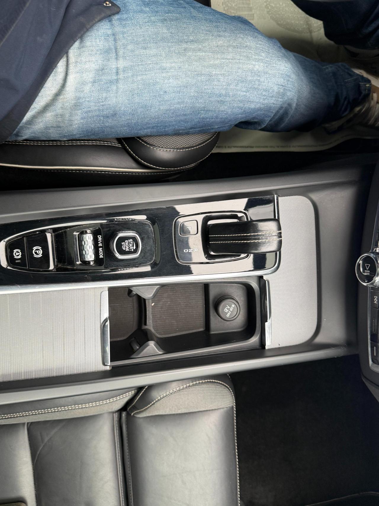 Volvo XC60 2.0 b4 R-design awd auto my20