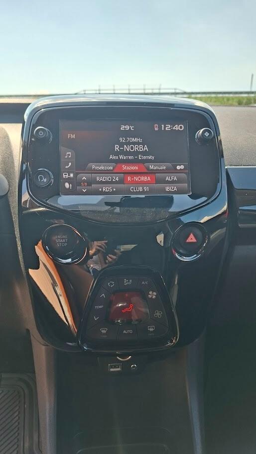 Toyota Aygo Connect 1.0 VVT-i 72 CV 5 porte x-cool MMT