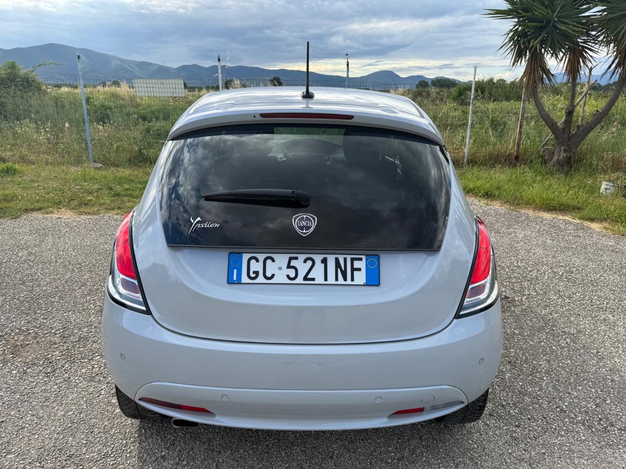 Lancia Ypsilon 1.2 69 CV 5 porte GPL Ecochic Silver
