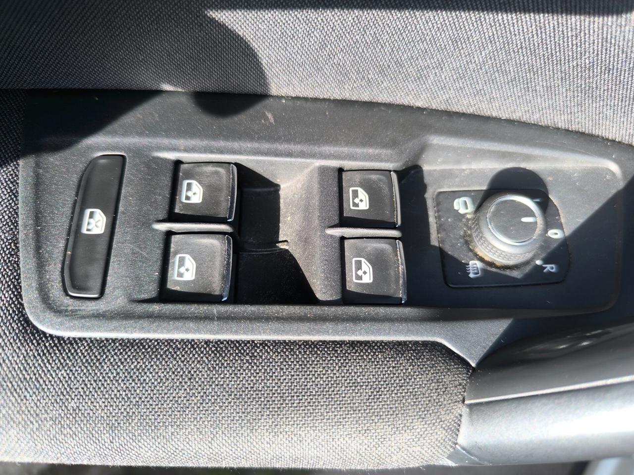 VOLKSWAGEN TIGUAN SPORT 1.6 TDI 1 PROPIETARIO COCKPIT/NAV/LED