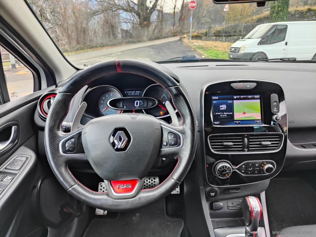 RENAULT Clio TCe 220 EDC R.S. TROPHY Akrapovic + MAXTON