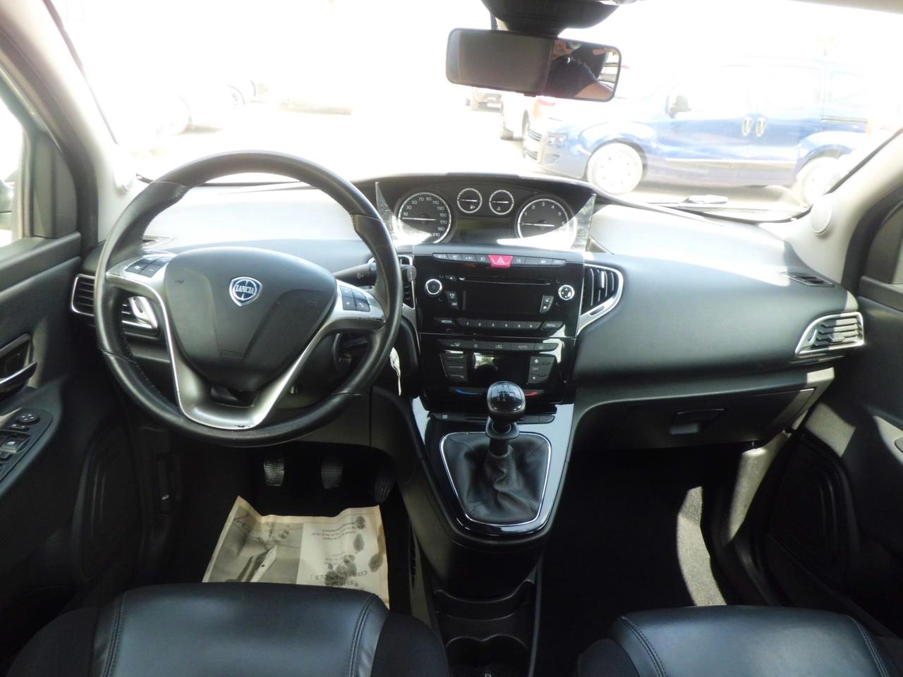 Lancia Ypsilon 1.2 69 CV 5 porte S&S Platinum