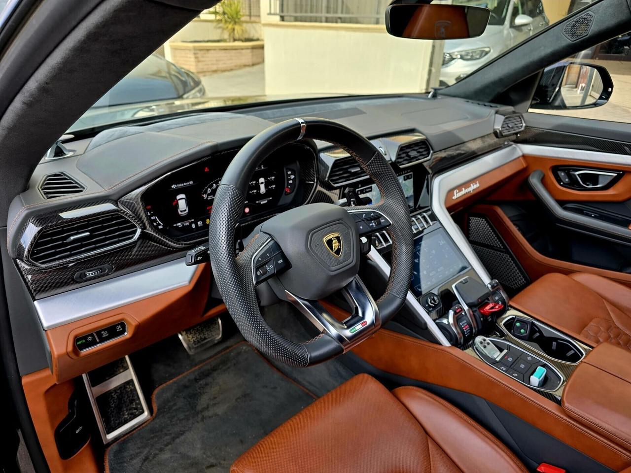 LAMBORGHINI URUS 4.0 650cv UFFICIALE