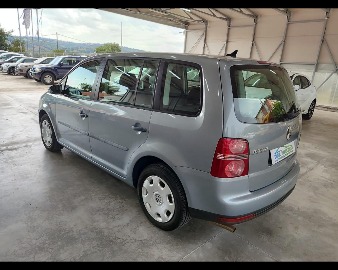 VOLKSWAGEN Touran 2.0 Trendline Ecofuel 7 Posti