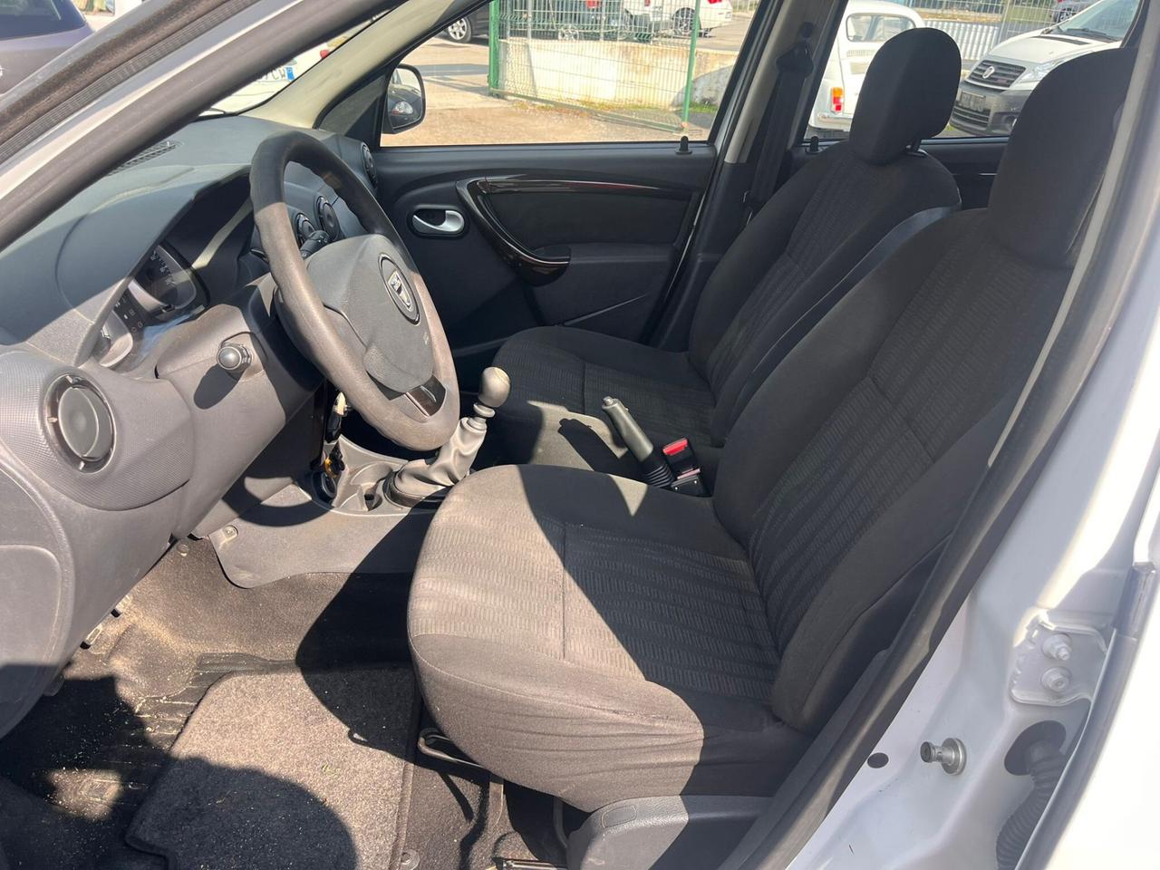 DACIA DUSTER 1.6 4X4 LAUREATE