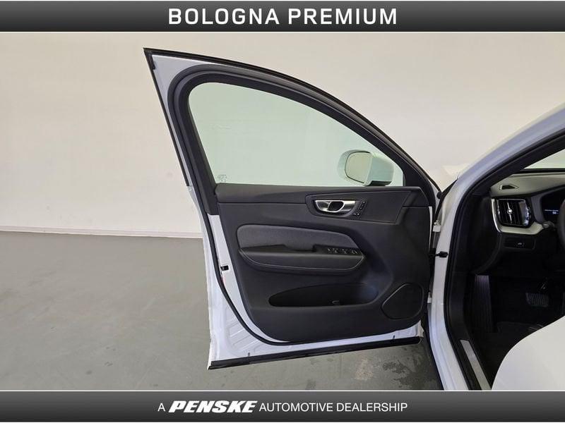 Volvo XC60 XC60 B4 (d) AWD automatico Plus Bright