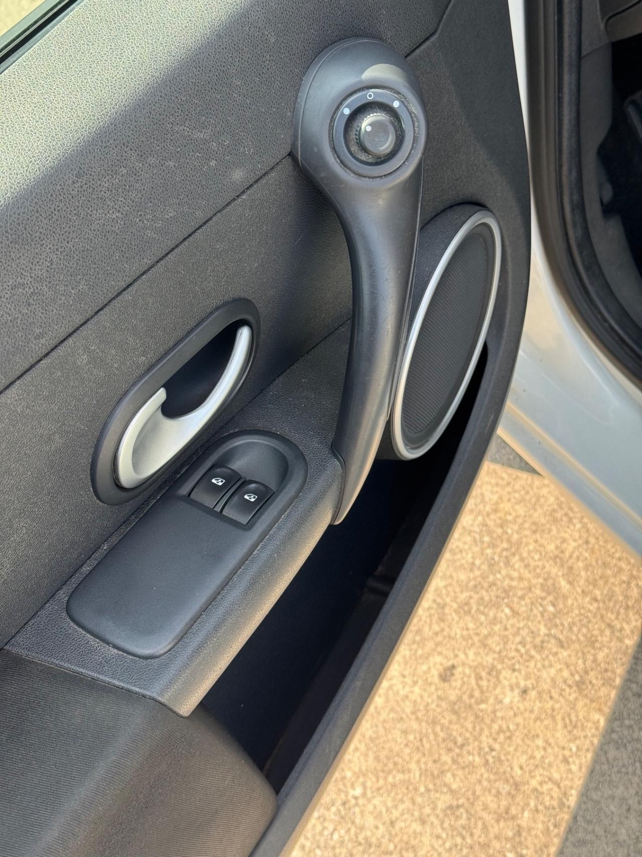 Renault Clio 1.2- Neopatentati