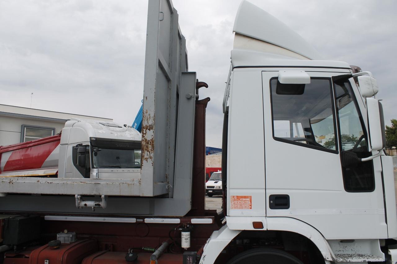 Iveco 180E27 SCARRABILE