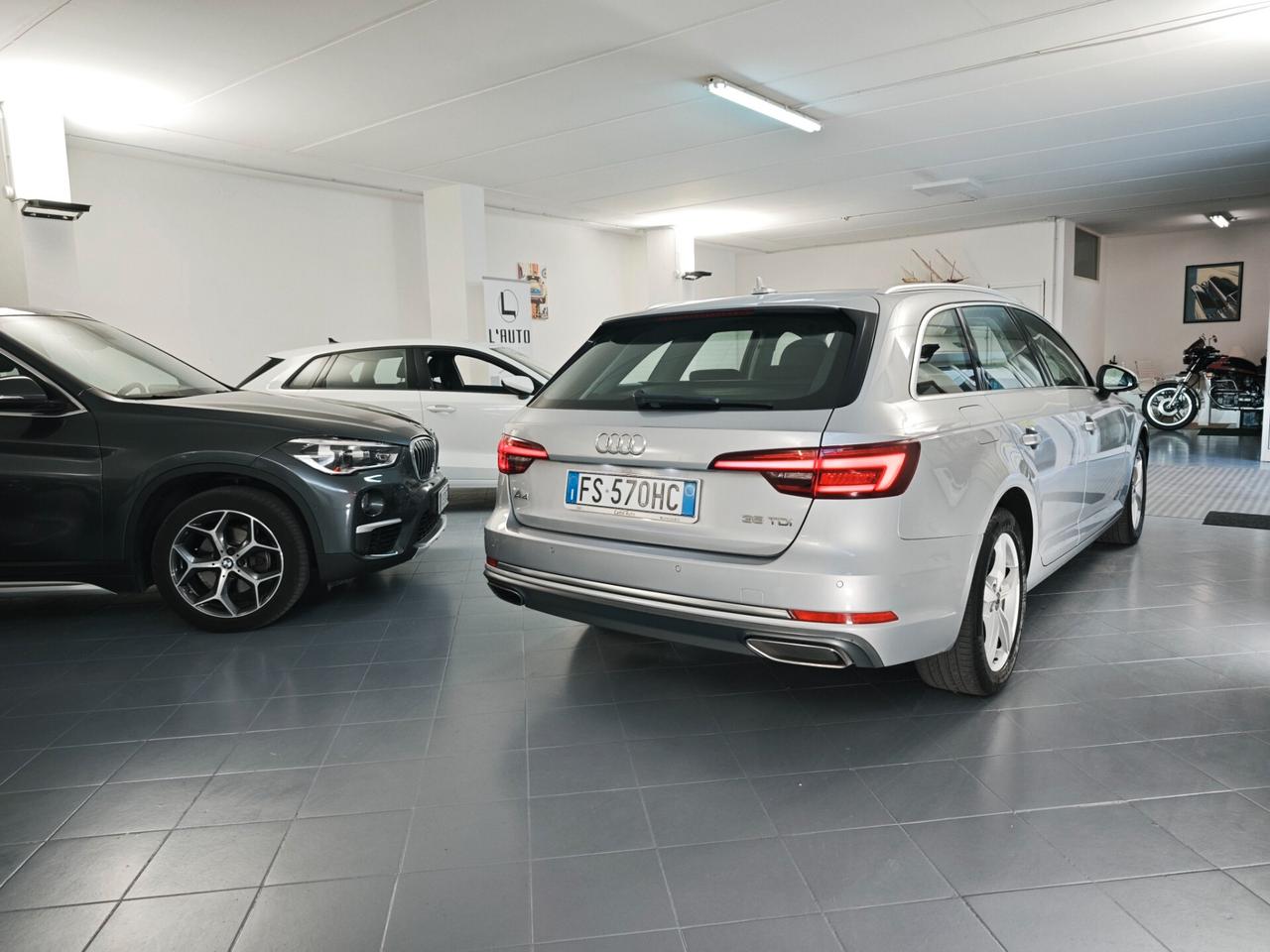 Audi A4 2.0 TDI 150 CV S tronic Business Sport COME NUOVA