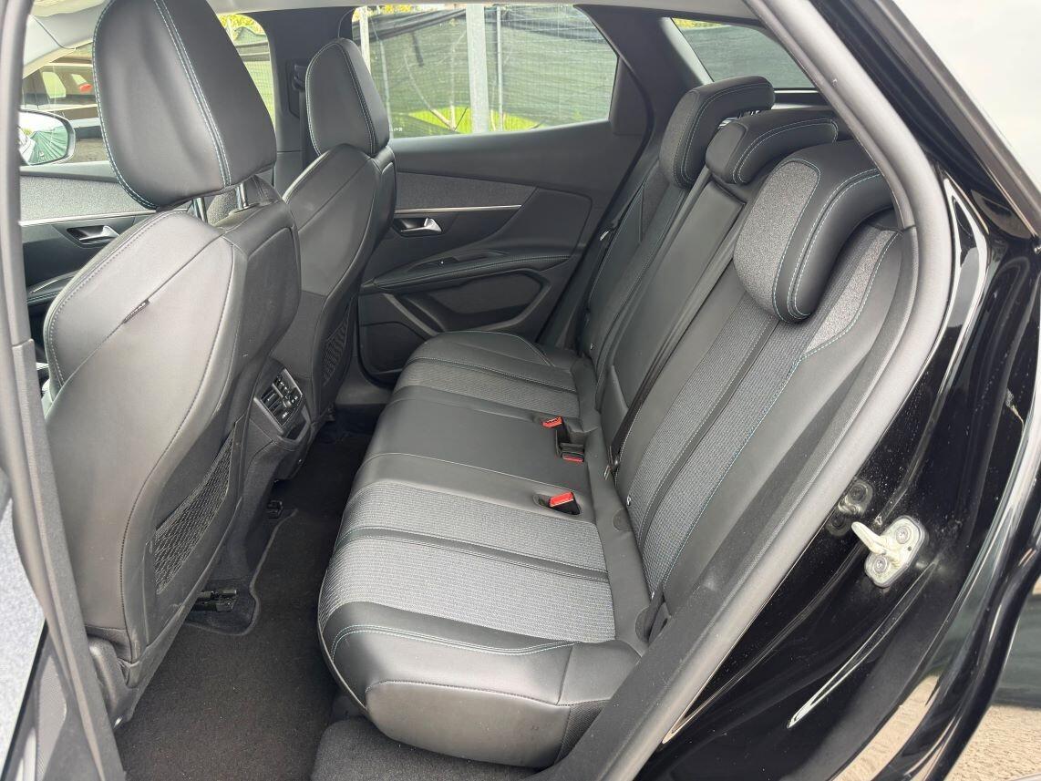 Peugeot 3008 BlueHDi 130 S&S EAT8 Allure Pack AUTOCARRO N1